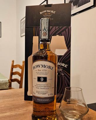 whisky bowmore 9y con bicchiere 