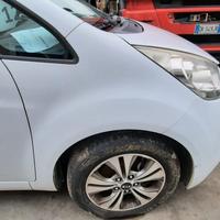 KIA VENGA 2015 - PARAFANGO DESTRO