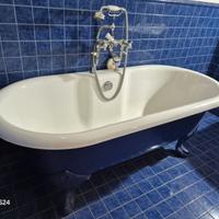 vasca in ghisa con piedi