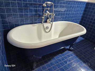 vasca in ghisa con piedi