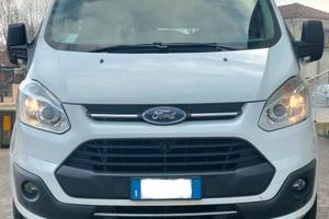 Ford Custom Tourneo