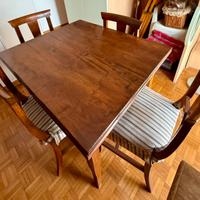 Tavolo allungabile con sedie