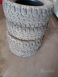 gomme usate per auto, camion e trattori