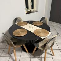 Tavolo rotondo + 4 sedie