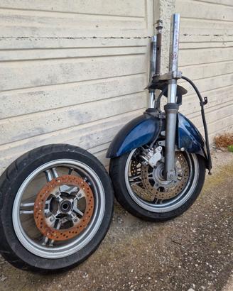 Forche e cerchi burgman 650