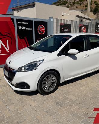 PEUGEOT 208 PureTech 82 5p. Allure