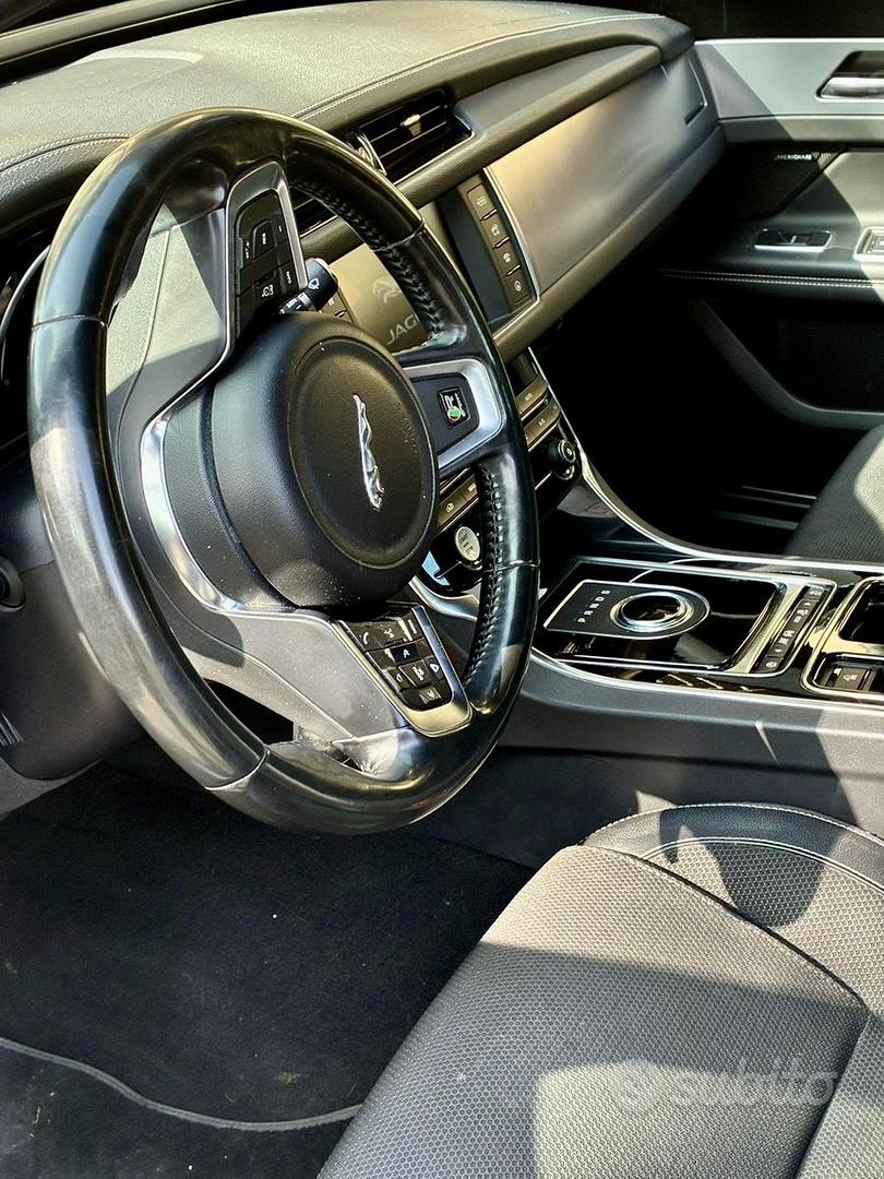 Jaguar Xf 2018 photo 4