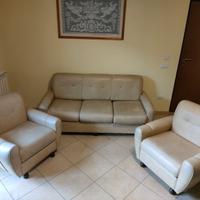 divano letto con poltrone in ecopelle 