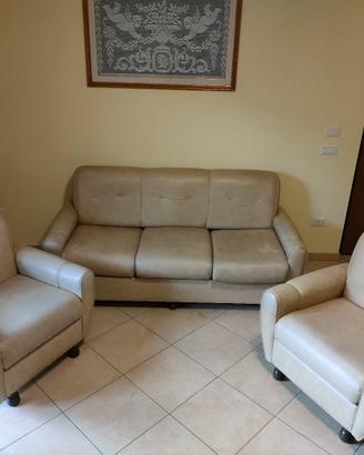 divano letto con poltrone in ecopelle 