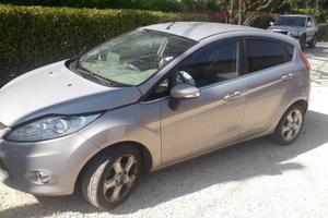Ford fiesta 2011 1.4 diesel incidentata