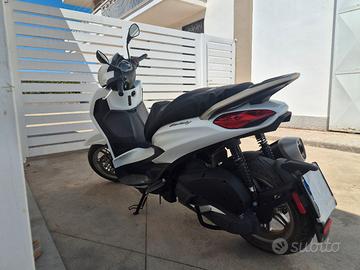 Piaggio Beverly 300 bianco 