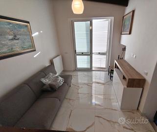 Accademia/S. Jacopo, mansarda con ascensore, ristr