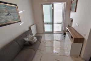 Accademia/S. Jacopo, mansarda con ascensore, ristr