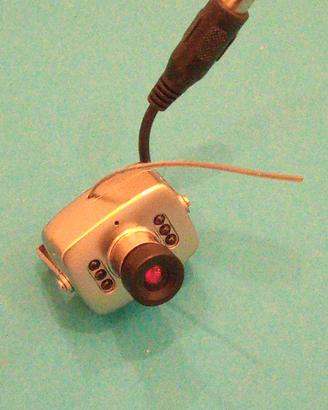 Videocamera con TX ed RX a 2,4 Ghz