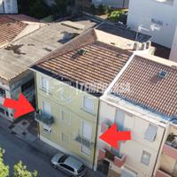 QUADRILOCALE IN CENTRO CON BALCONI