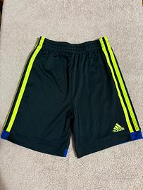 Pantaloncini adidas bambino taglia 4 anni