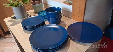 Servizio 4 piatti piani, piattini, ciotole  