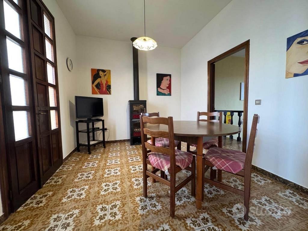 Casa – Villa Estense, Fornasette - Altro