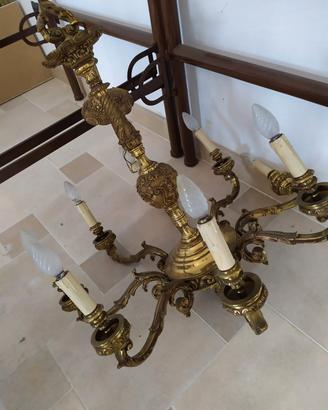 antico lampadario in ottone