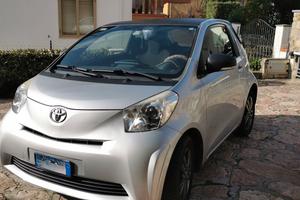TOYOTA IQ