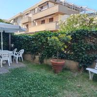 Bilocale con giardino a 100 metri dal mare