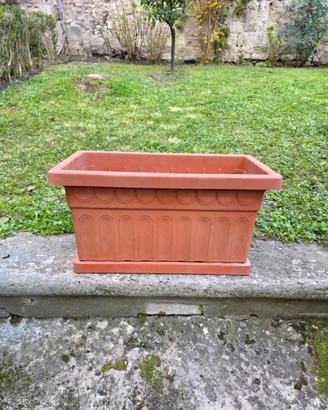 Fioriera 60x31x30 da 8€ / con sottovaso 10€