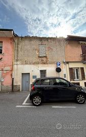 STABILE COMPLETAMENTE DA RISTRUTTURARE