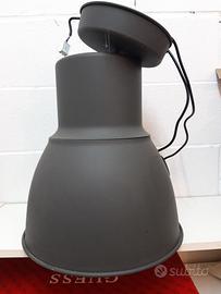 LAMPADA  DI TIPO INDUSTRIALE IKEA FUNZIONANTE