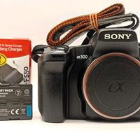 Sony Alpha A300 Fotocamera digitale con accessori.