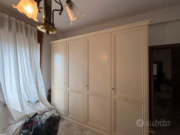 Splendido armadio in legno vero