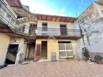 CASA DI CORTE A CALVIZZANO