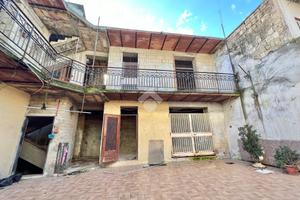 CASA DI CORTE A CALVIZZANO