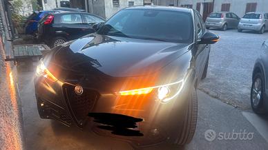 Fari anteriori Alfa stelvio