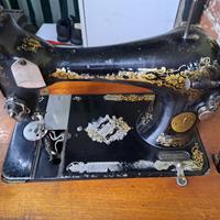 Macchina da cucire con mobiletto – Anni ’30