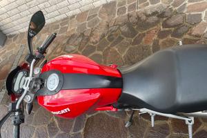 Ducati 696 Monster