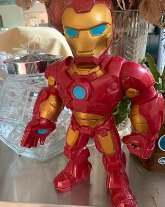 Iron Man linea Marvel