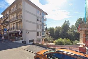 AMPIO QUADRILOCALE con posto auto riservato