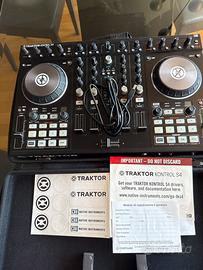 Traktor kontrol s4