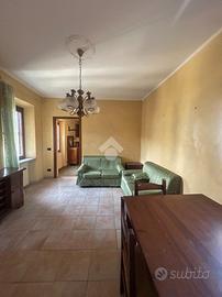 2 LOCALI A CIVITA CASTELLANA