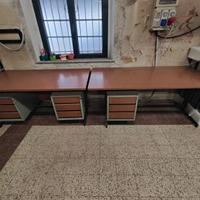 Scrivanie ufficio, banchi da lavoro, tavoli