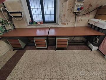 Scrivanie ufficio, banchi da lavoro, tavoli