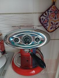 macchinetta da caffè illy