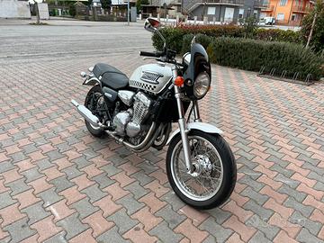 TRIUMPH THUNDERBIRD 900