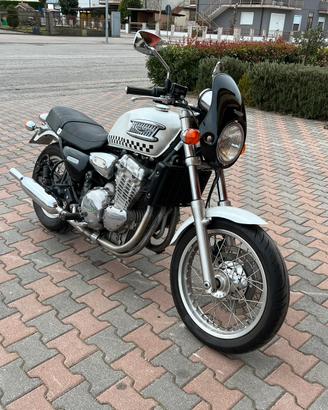 TRIUMPH THUNDERBIRD 900