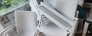 Sedie e tavoli in plastica da esterno 