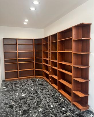 Libreria Ikea Billy colore mogano
