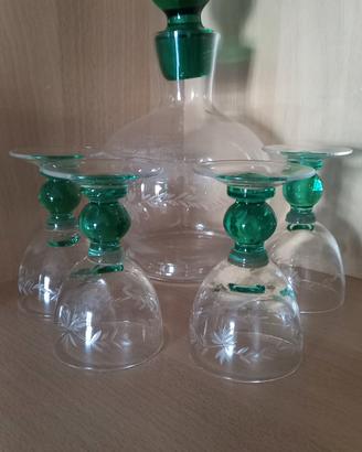 bottiglia più 4 bicchierini 