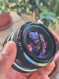 Nikon Nikkor28 mm f.2.8
