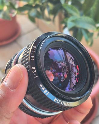 Nikon Nikkor28 mm f.2.8