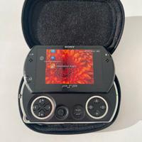 Sony PSP Go 16 GB + Memory Stick 4 GB + 28 giochi